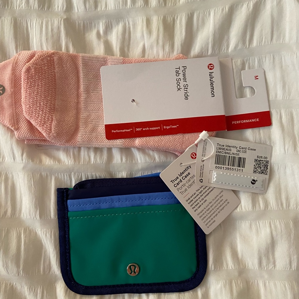 Lululemon bundle! Socks and card holder!